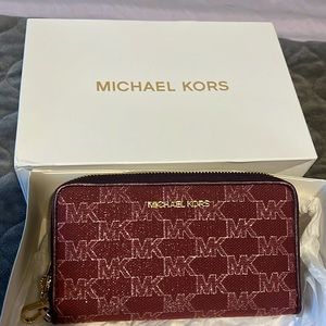 Michael Kors wallet brand new with tags and gift box